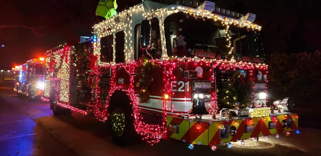 2022 Friendswood Christmas Parade Happy Holidays - Friendswood Volunteer Fire Department